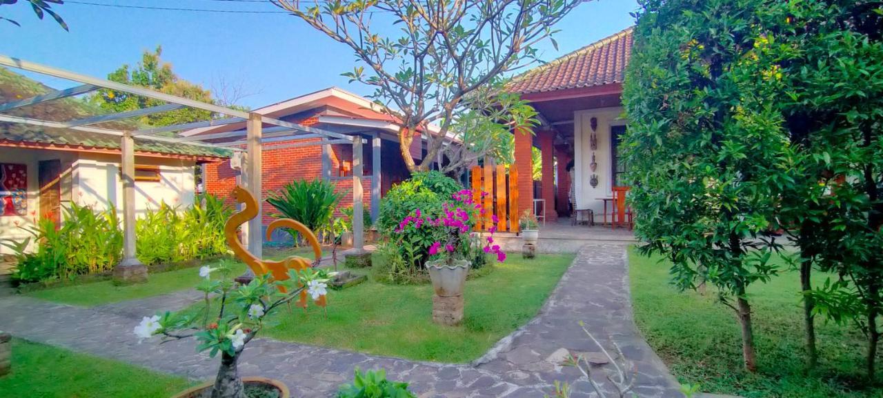 Tunjung Guest House Lovina Beach Buleleng  Bagian luar foto